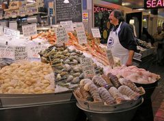 PikePlaceMarket2006 by Epukas. Used under a CC BY-SA 3.0 license.